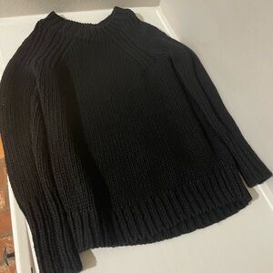 Ann Taylor Elegant Black Crew Neck knitted Sweater xs